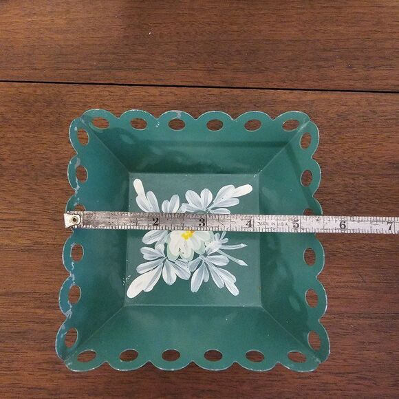 Vintage Set of Four Painted Square Scalloped Tin Bowls - Picture 2 of 5